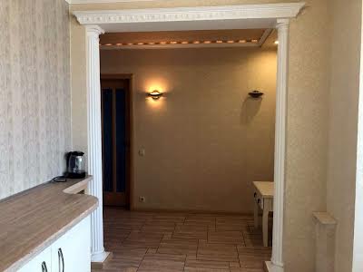 квартира за адресою Автозаводська вул., 15а