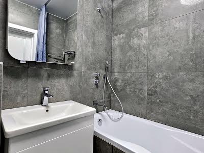 квартира за адресою Загорівська вул. (Багговутівська), 25