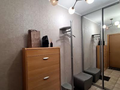 квартира за адресою Прирічна вул., 1