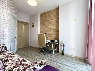 квартира за адресою Регенераторна вул., 4 к2