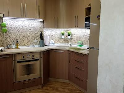 квартира за адресою Осіння вул., 13