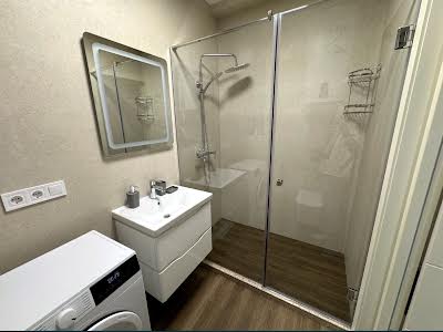 квартира за адресою Літературна вул., 5