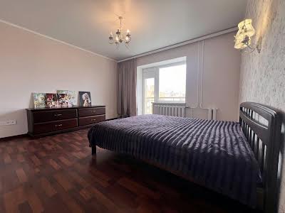 квартира за адресою Євгена Чикаленка вул., 59д