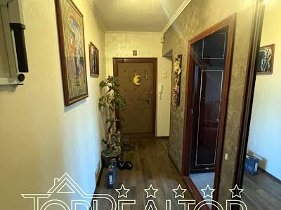 квартира за адресою Нескорених вул. (Героїв Праці), 4б