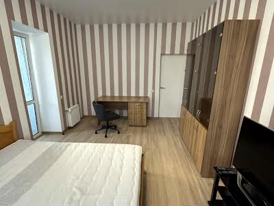квартира за адресою Відродження, 3б