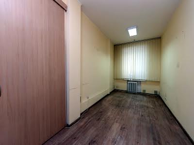 комерційна за адресою Круглоуніверситетська вул., 4