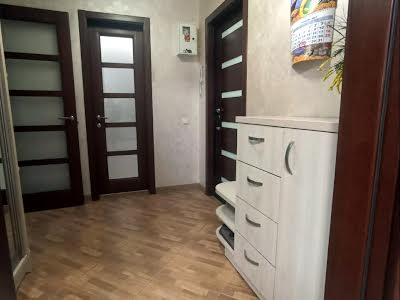 квартира за адресою Осіння вул., 13