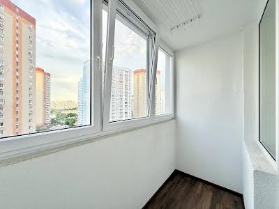 квартира по адресу Драгоманова ул., 2