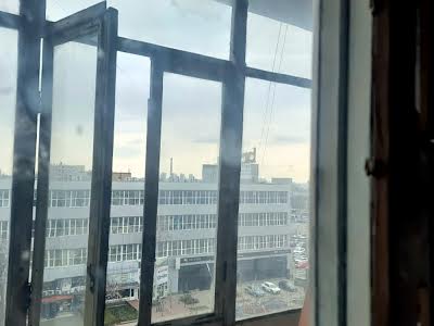 квартира за адресою Автозаводська вул., 25