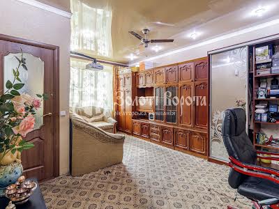квартира по адресу Уинстона Черчилля ул. (Красноткацкая), 10