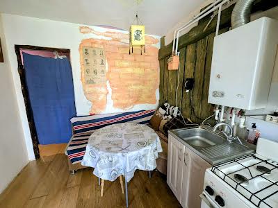 квартира за адресою Лісова вул., 5