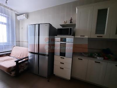 квартира за адресою Євгена Коновальця вул. (Щорса), 36б