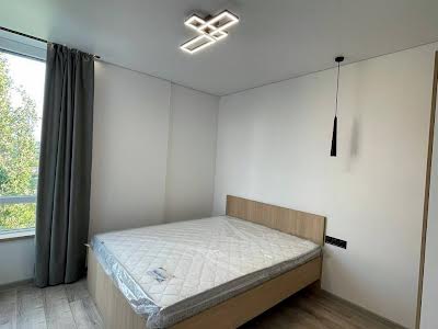 квартира за адресою Космічна вул., 5