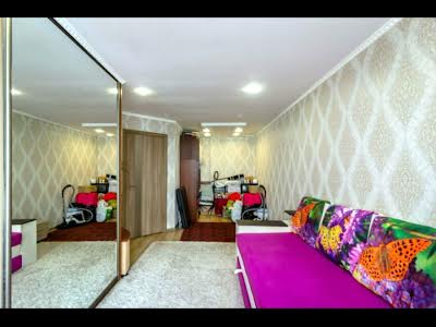 квартира за адресою Теплична вул., 48