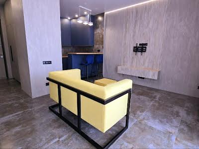 квартира за адресою Королеви Єлизавети ІІ вул. (Глинки), 2К