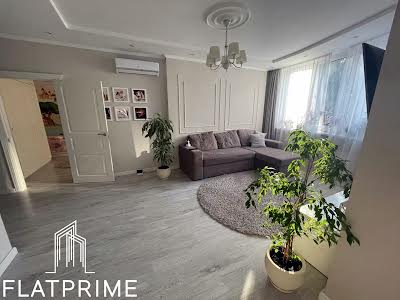квартира по адресу Ревуцкого ул., 7-В