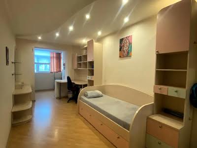 квартира по адресу Героев просп., 12