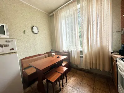 квартира за адресою Сталеварів вул., 26