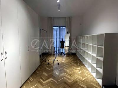будинок за адресою Анатолія Солов'яненка вул.