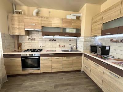 квартира за адресою Братів Міхновських вул. (), 32б