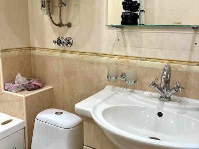 квартира за адресою Товариська вул., 111