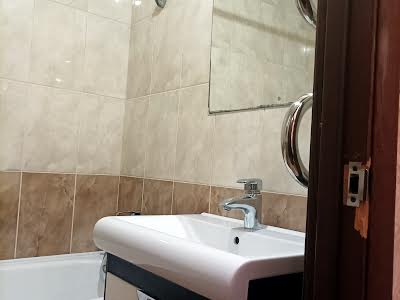 квартира за адресою Автозаводська вул., 7