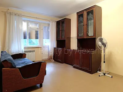 квартира за адресою Героїв Крут вул. (Валентини Терешкової), 4