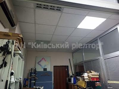 коммерческая по адресу Соборности просп. (Воззʼєднання), 7а