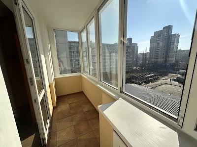 квартира за адресою Дніпровська набережна вул., 1-А