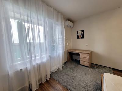 квартира за адресою Драгоманова вул., 8-Б