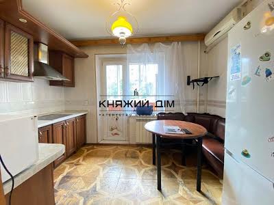 квартира за адресою Лариси Руденко вул., 13