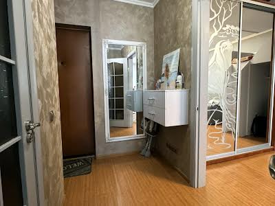 квартира за адресою Митницька вул., 17/1