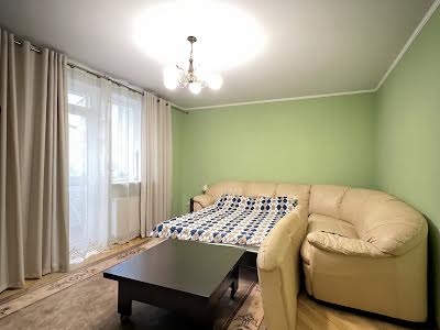 квартира за адресою Івасюка вул., 50а