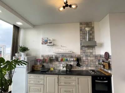 квартира за адресою Одеса, Перлинна вул., 3