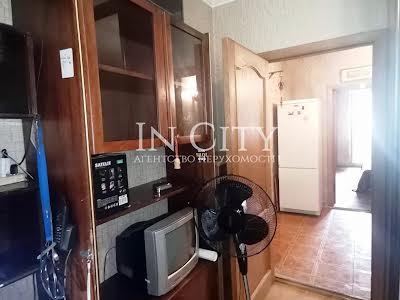 квартира за адресою Каштанова вул., 5