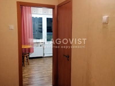 квартира за адресою Михайла Максимовича вул. (Онуфрія Трутенка), 7-В