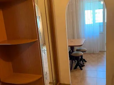 квартира за адресою Академіка Єфремова вул. (Командарма Уборевича), 27