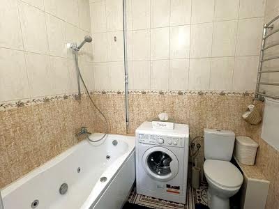 квартира за адресою Регенераторна вул., 4
