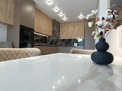 квартира за адресою Крайківського, 48