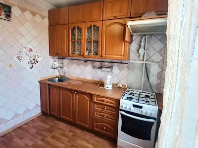 квартира за адресою Ревуцького вул., 24/4