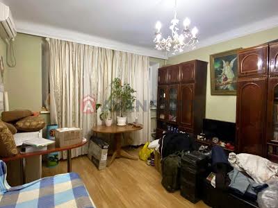 квартира по адресу Независимой Украины ул. (40 лет Советской Украины), 18