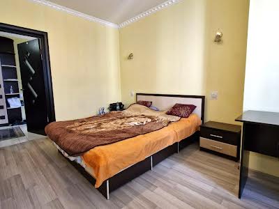 квартира за адресою Володимира Великого вул., 13