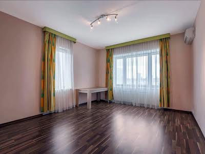 квартира за адресою Кропивницького вул., 10