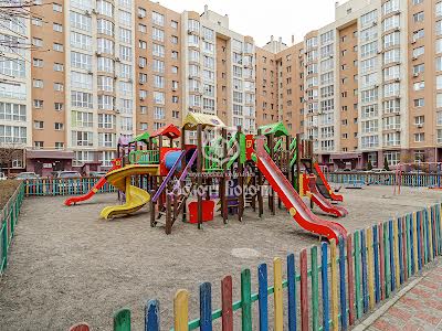 квартира за адресою Соборна вул., 126/17