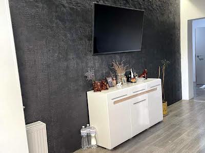 квартира за адресою Радужна вул., 400