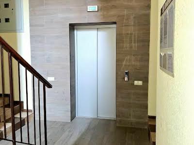 квартира за адресою Сонячна вул., 5