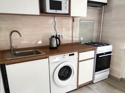 квартира за адресою Олени Теліги вул., 15