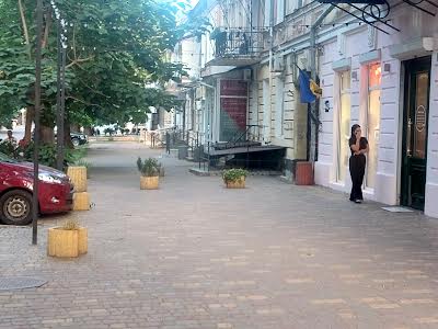 коммерческая по адресу Жуковского ул. (Жуковського), 45