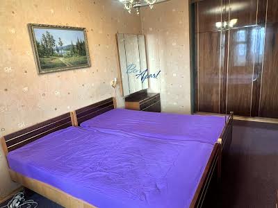 квартира за адресою Ревуцького вул., 8