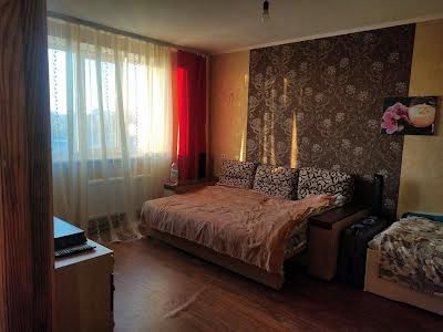 квартира за адресою Роганська вул., 130/3